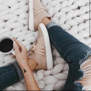 Steve Madden Blush Pink Lancer Soft Neoprene Fabric Sneakers Size 6.5.